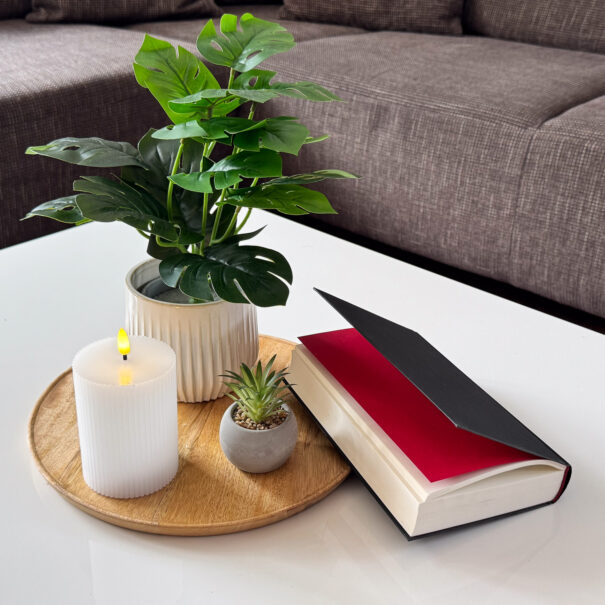 Couchtisch-Dekoration im Wohnzimmer