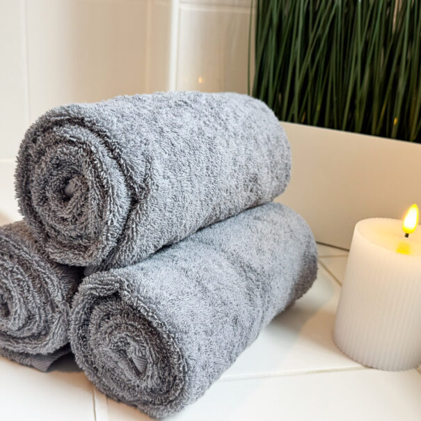 Frische Handtücher im Bad der Ferienwohnung Weiher