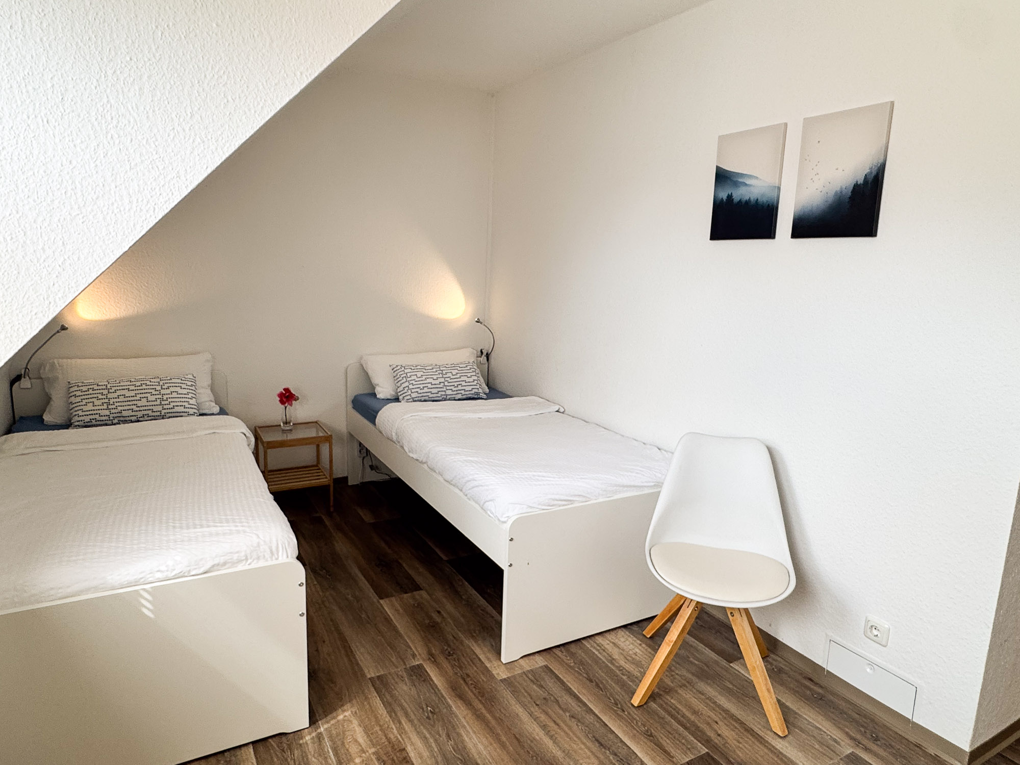 Bedroom with two single beds